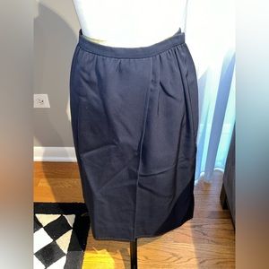 Vintage navy Valentino boutique wrap skirt. Size 8.